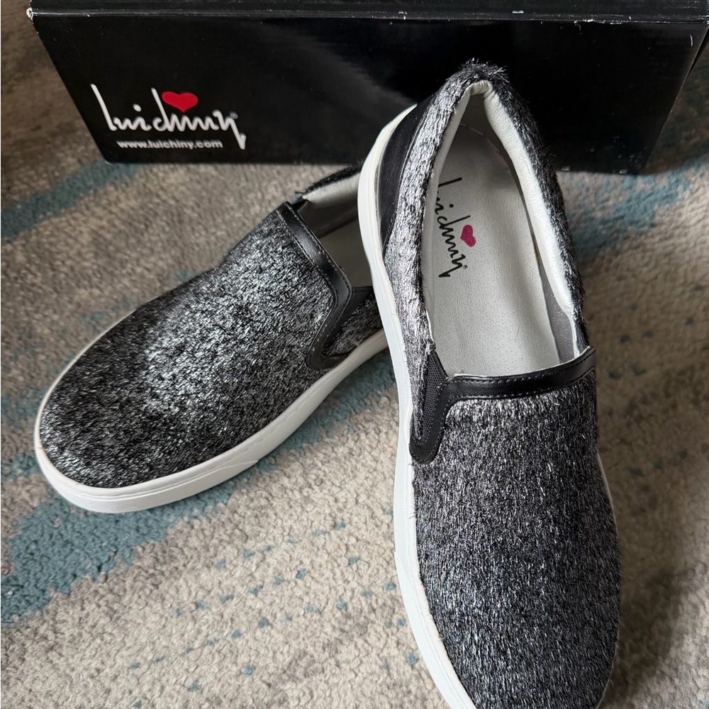 Luichiny Vay Kay Size 10 Silver/Black Slip-On Flats